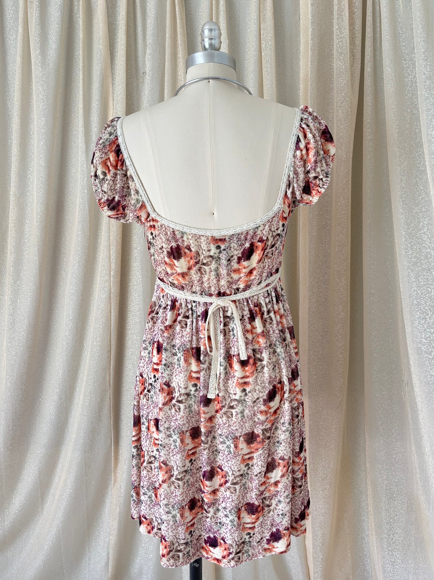 Laundry by Shelli Segal velvet babydoll dress