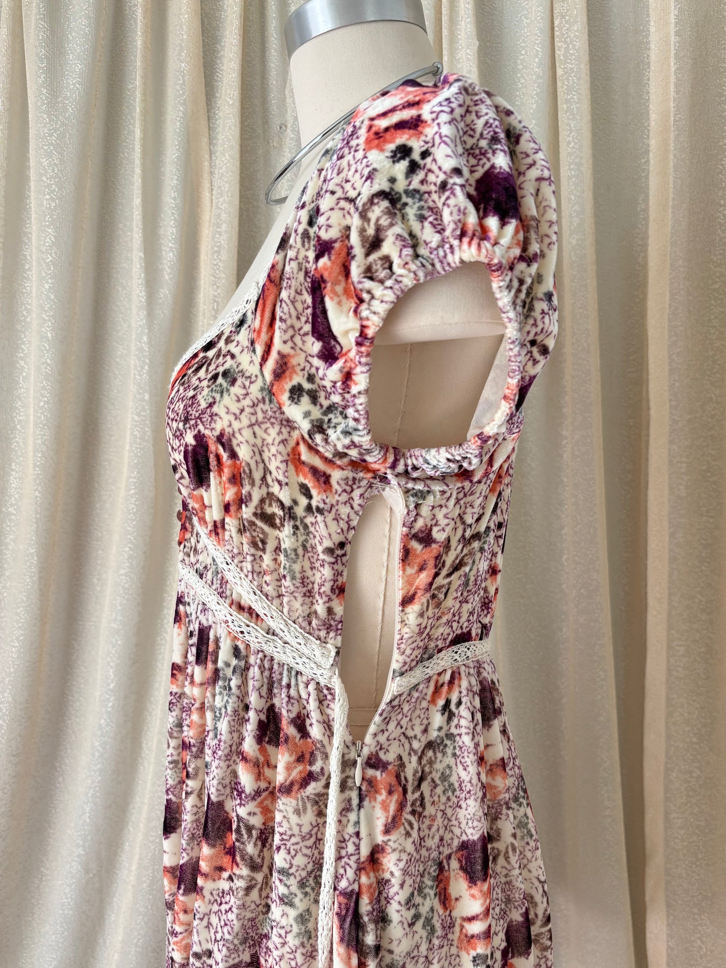 Laundry by Shelli Segal velvet babydoll dress