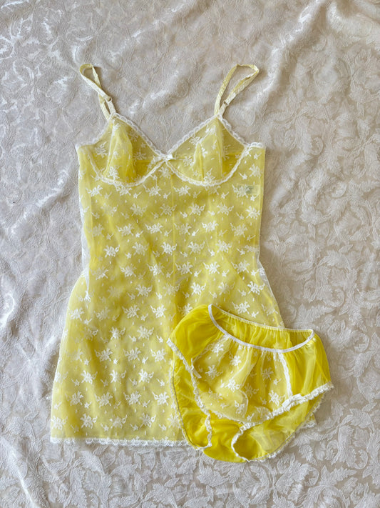 Rare late 60s yellow lace babydoll slip and matching panty set
