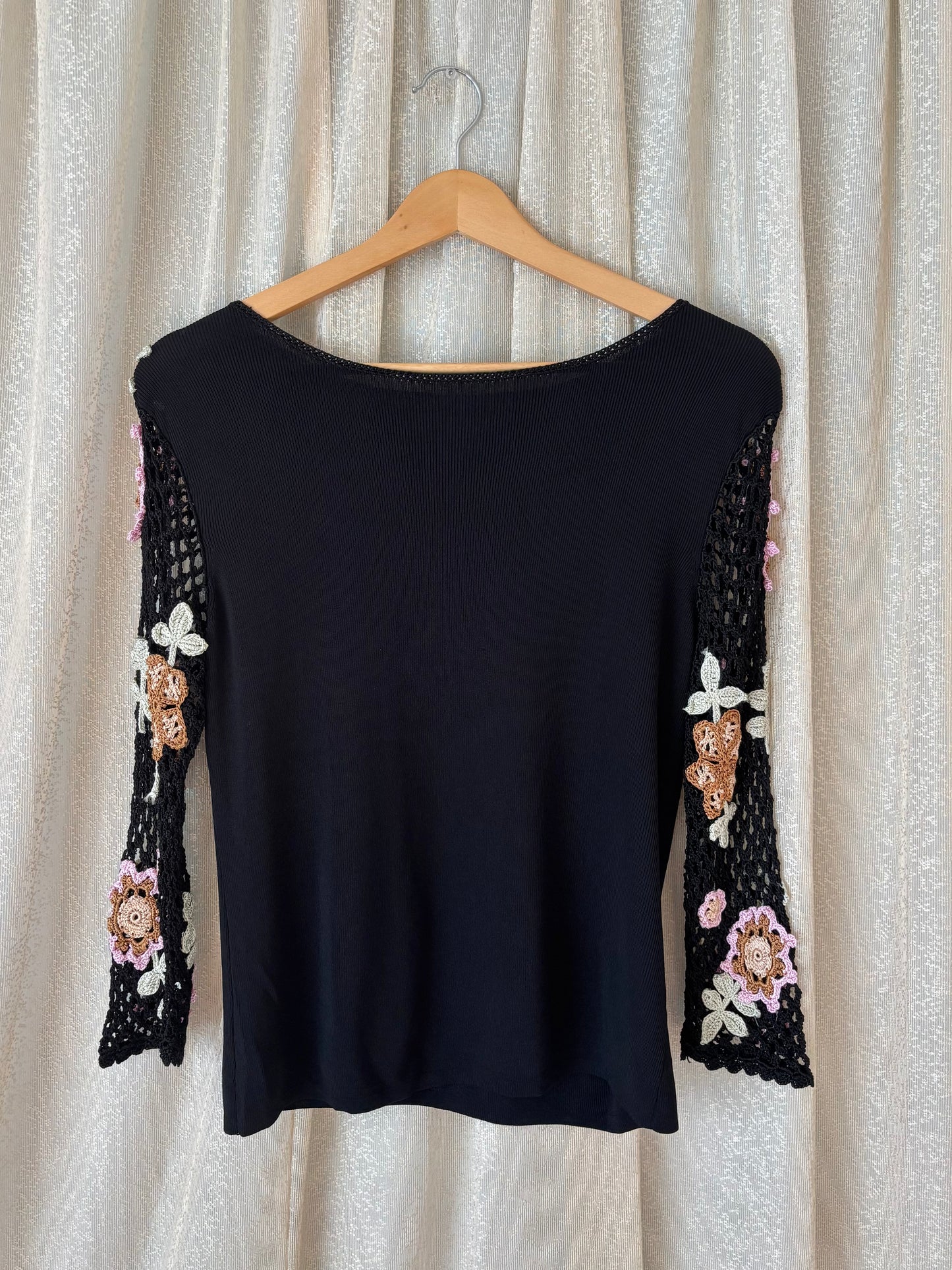 Vintage top with floral crochet sleeves
