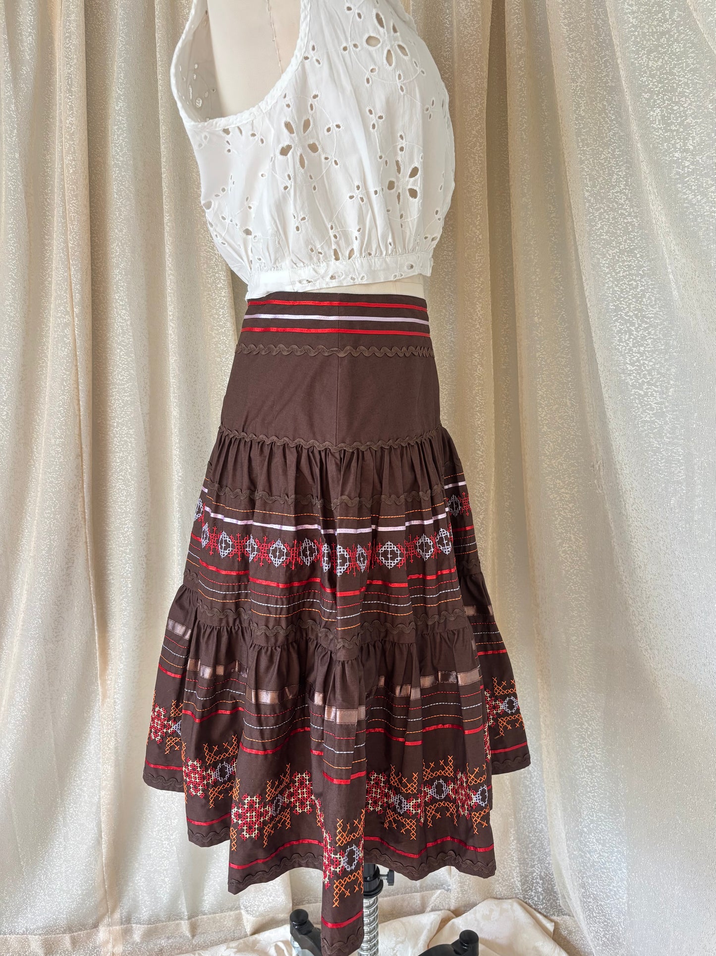00s cotton cross-stitched Western square dance skirt