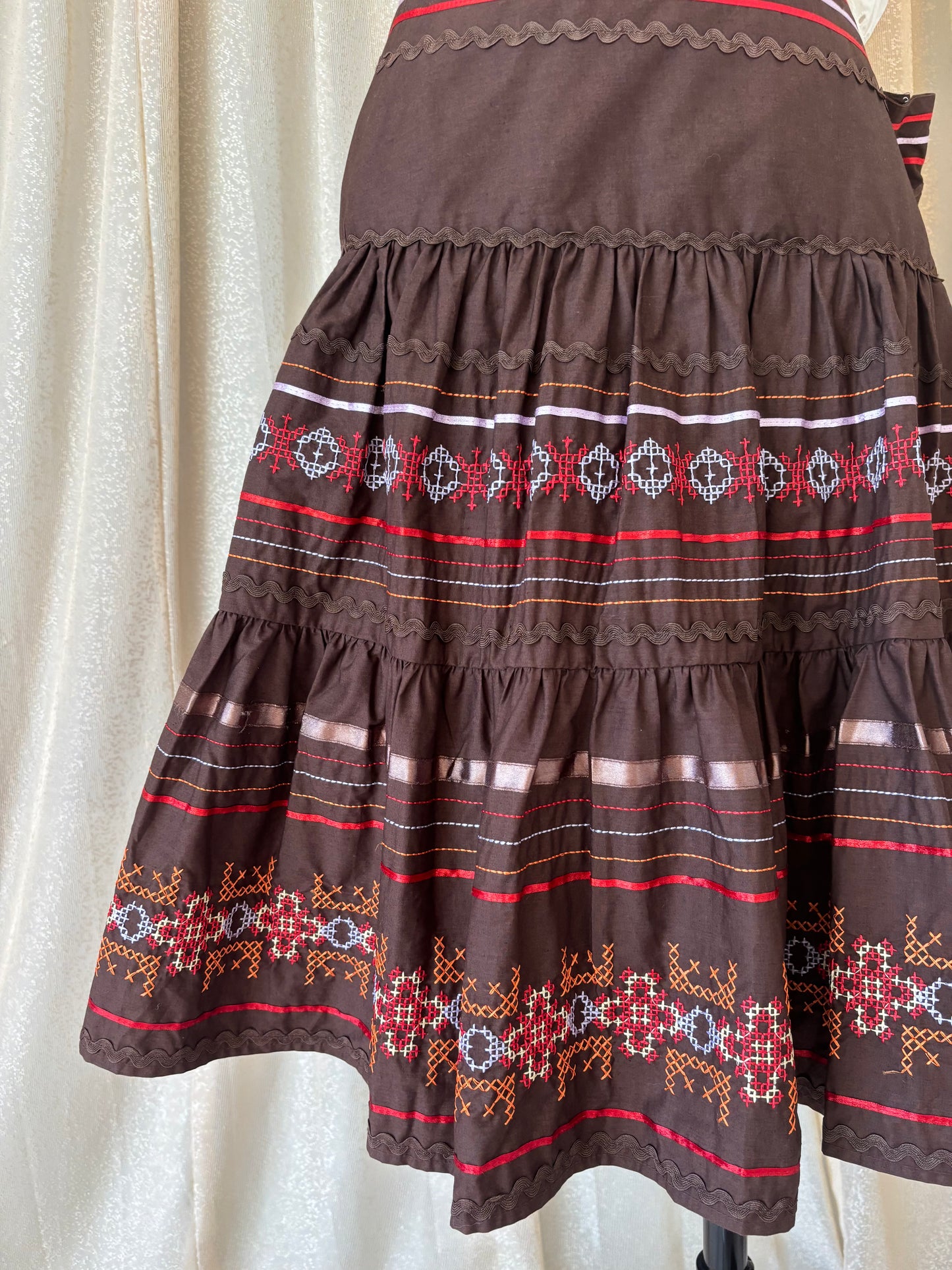 00s cotton cross-stitched Western square dance skirt